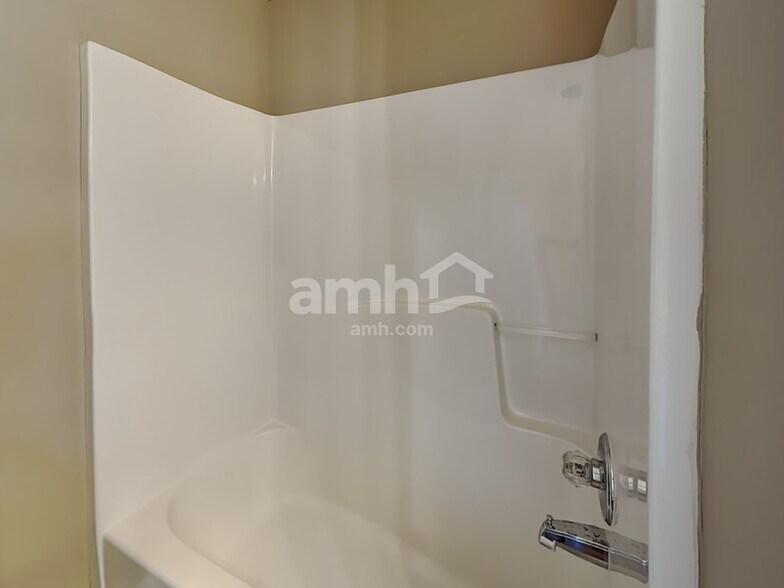 Building Photo - 812 Andora Way SW