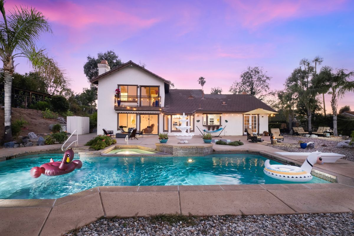 Building Photo - 3426 Lomas Serenas Dr