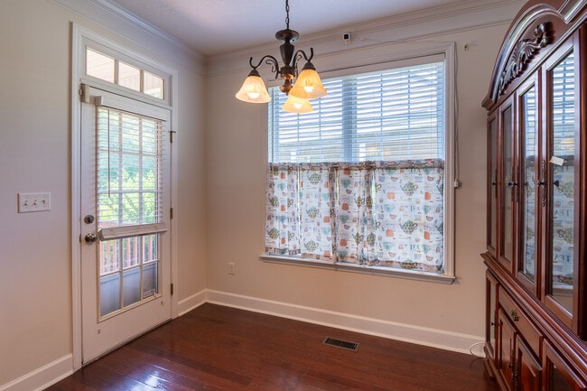 Building Photo - 862 Tyler Woods Dr