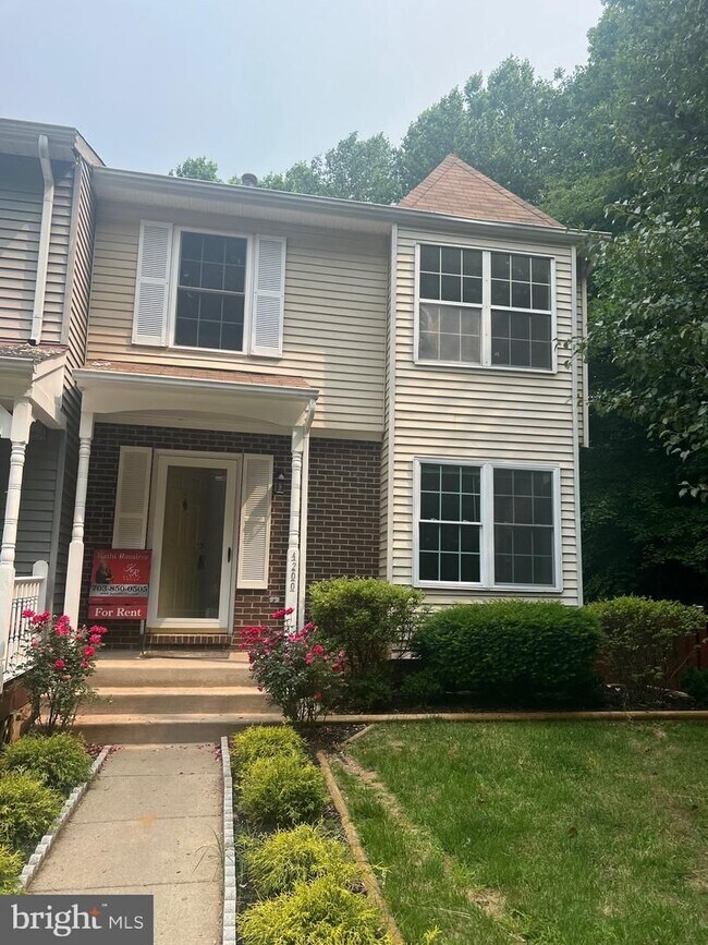 Building Photo - 4200 Gerry Ln