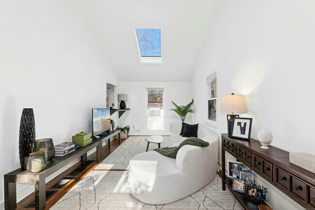 Building Photo - 2 Cross Hwy