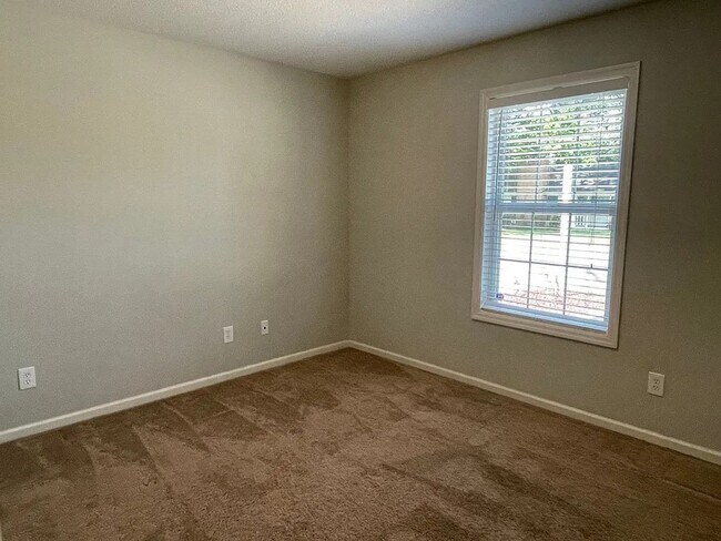Building Photo - Spacious 2BD/2B Duplex in Hahira!