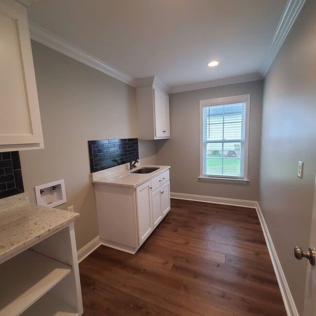 Building Photo - 3908 Bishop Ct