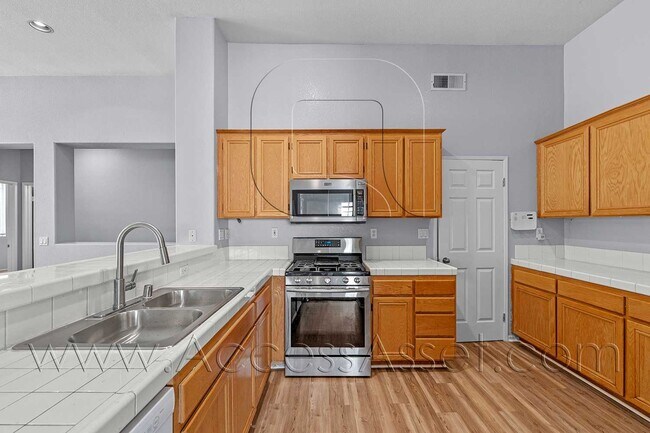 Building Photo - 27090 Adelanto Dr