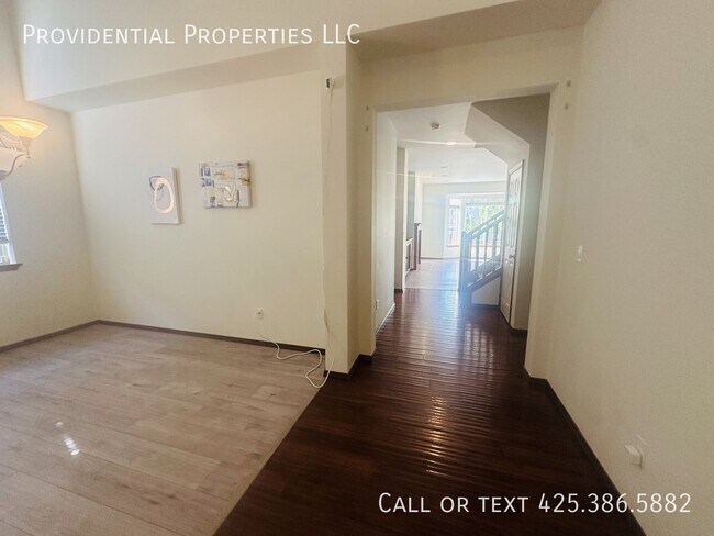 Building Photo - 7625 NE 201st Pl
