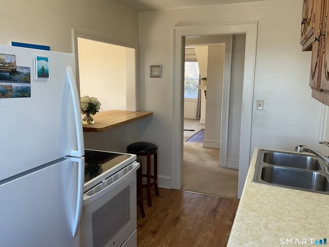 Building Photo - 405 Mohegan Ave Pkwy