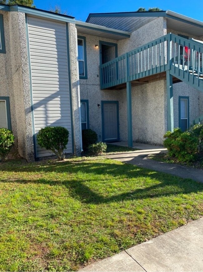 Building Photo - AVAILABLE AUGUST! [NO PETS PERMITTED]