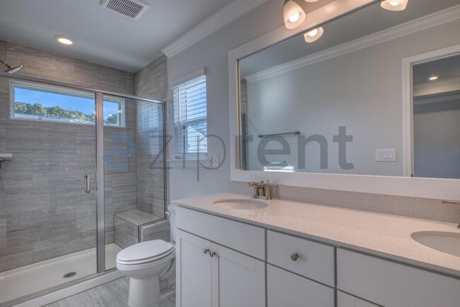 Building Photo - 1467 Hasse Ave