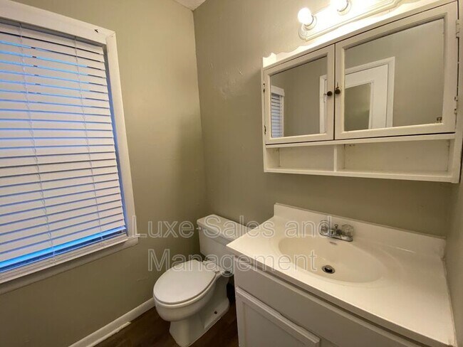 Building Photo - 1118 Idaho St