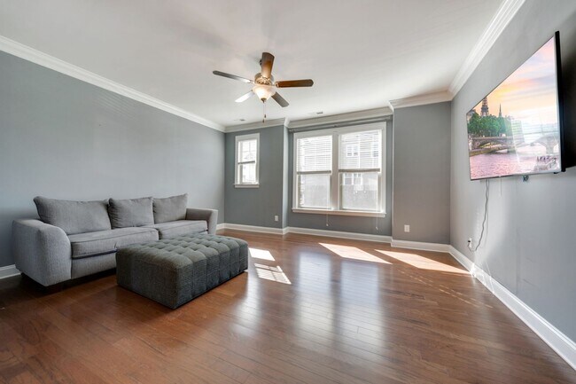 Building Photo - Gorgeous 3-Bed, 3.5-Ba Townhouse w/ Office in Downtown Apex
