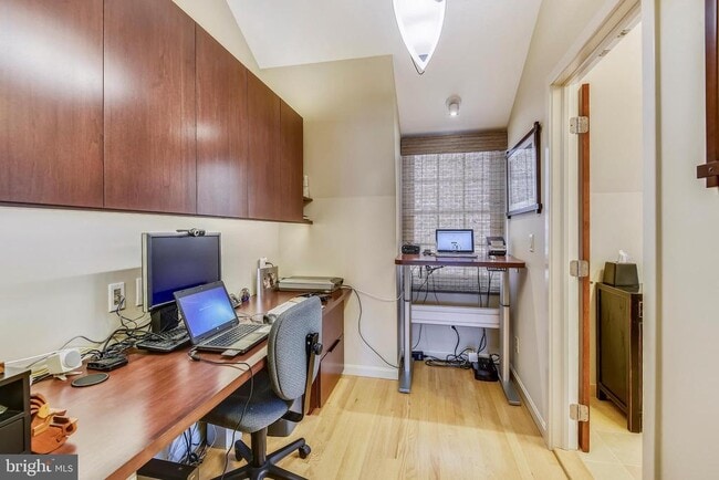 Building Photo - 317 S Union St