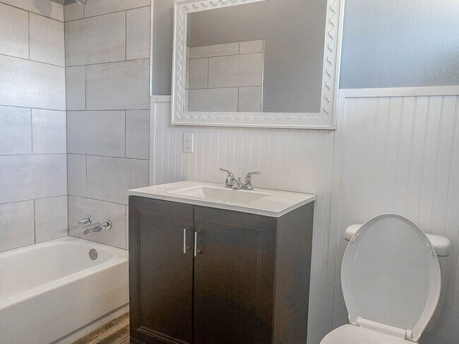 Building Photo - 2505 47th St