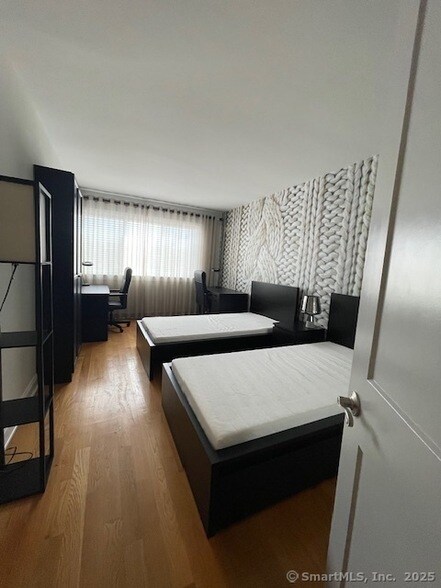 Building Photo - 69 Harbour Close