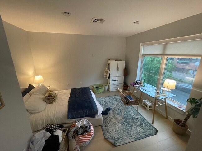 Building Photo - 3 Lisbon St