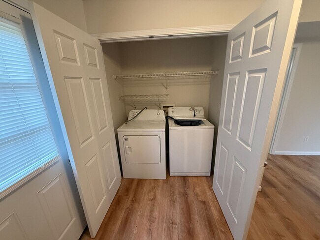 Building Photo - 4114-4116 Hidden Creek Ct.