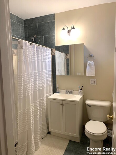 Building Photo - 33 Highgate St