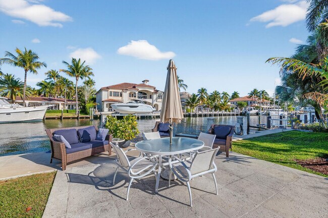 Building Photo - 2871 NE 26th Ct