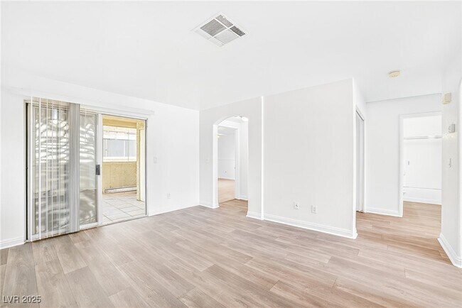Building Photo - 1509 Linnbaker Ln