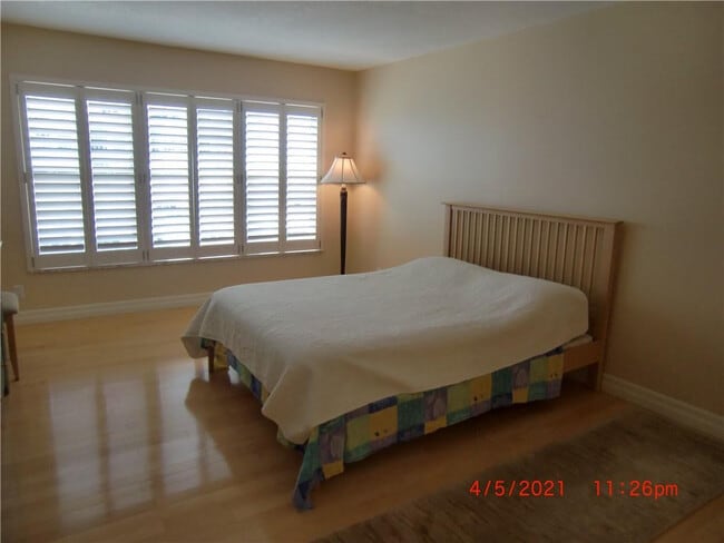 Building Photo - 3500 Galt Ocean Dr