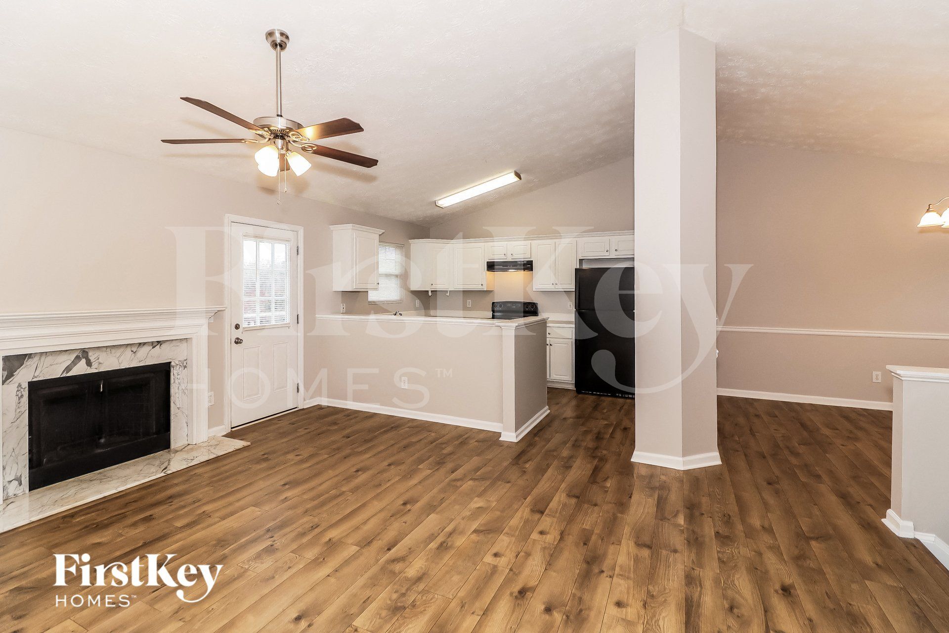 Building Photo - 8630 Bayhill Dr