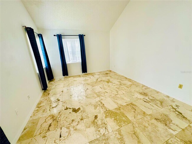 Building Photo - 6825 Stonesthrow Cir N