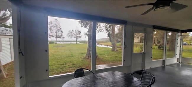 Building Photo - 19 Windy Point Rd