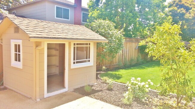 Building Photo - Lovely Single Family Home In Sunnyvale!