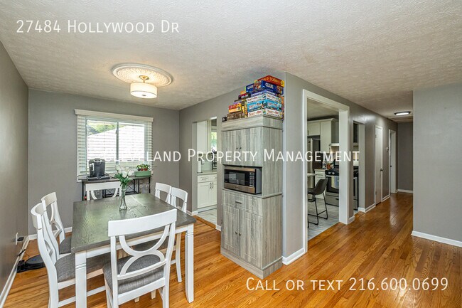 Building Photo - 27484 Hollywood Dr
