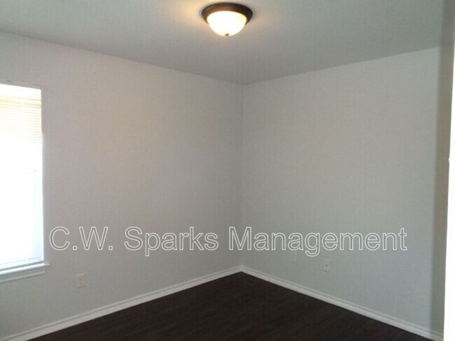 Building Photo - 13651 Biggs St