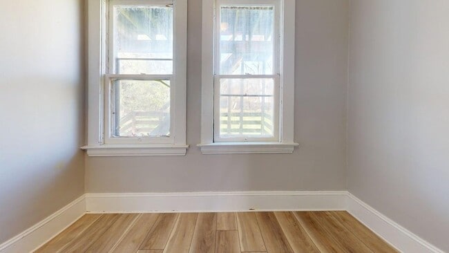 Building Photo - 800 E 157th St