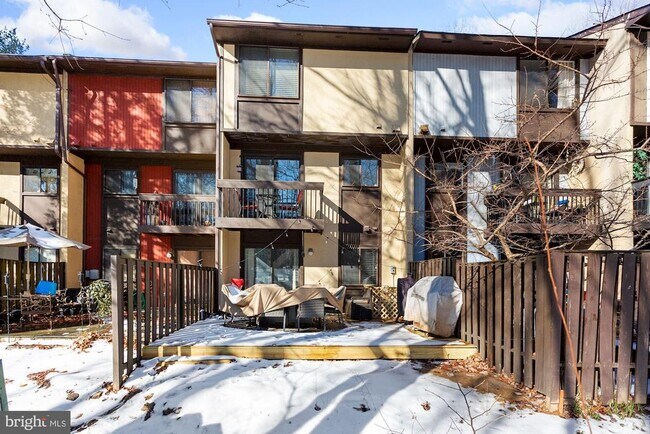 Building Photo - 2104 Cartwright Pl
