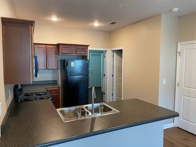 Building Photo - 2255 Del Carmel Way