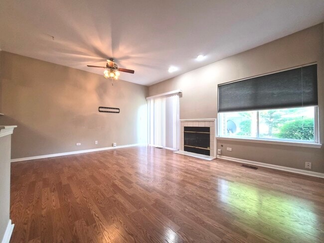 Building Photo - 1015 Woodview Ct