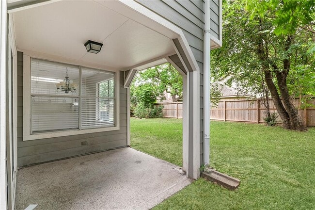 Building Photo - 4807 Shadowdale Dr