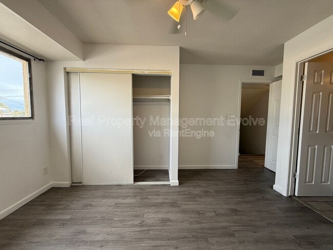 Building Photo - 4613 S Mill Ave