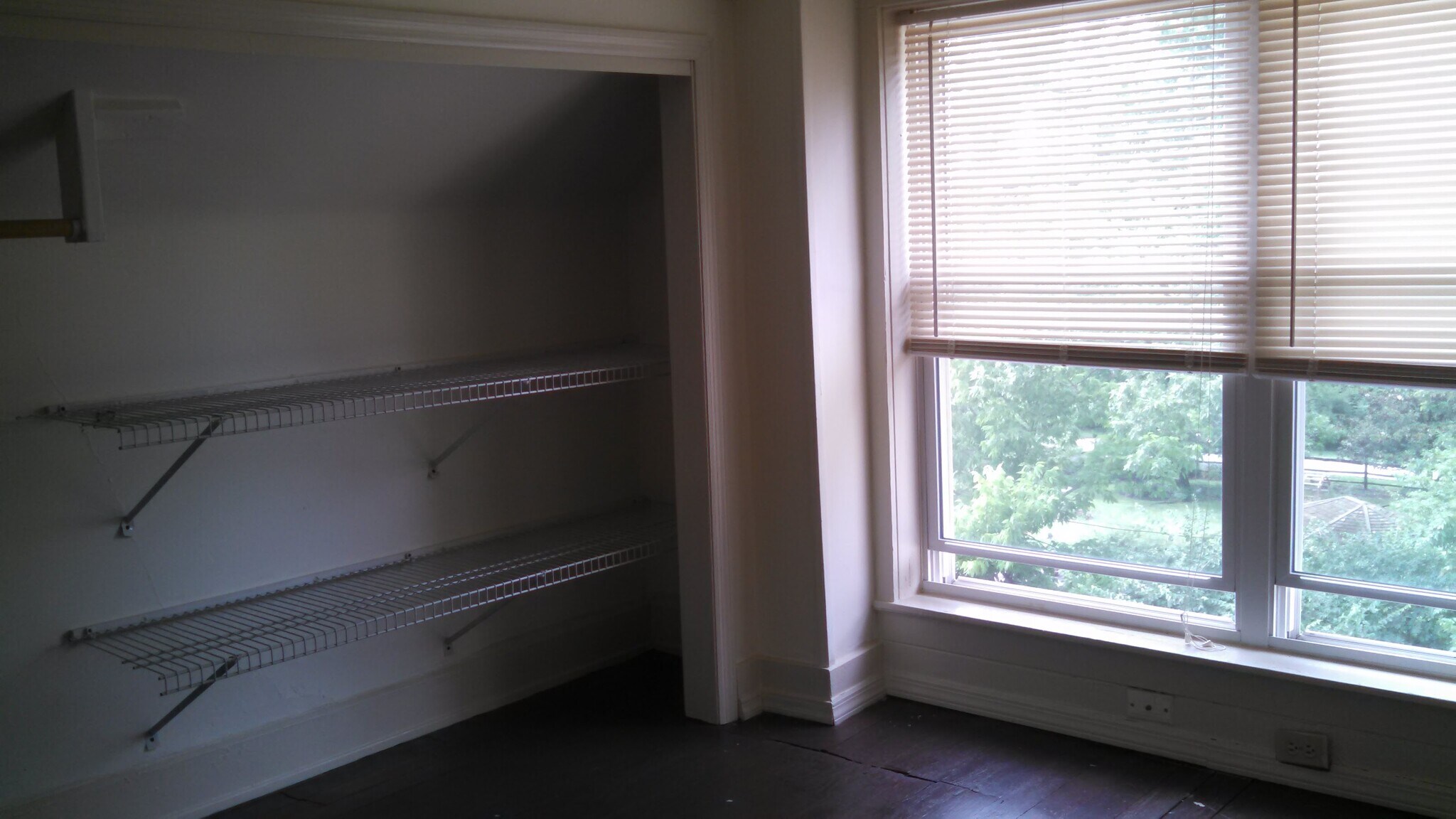 Building Photo - 2401 Fairview Ave