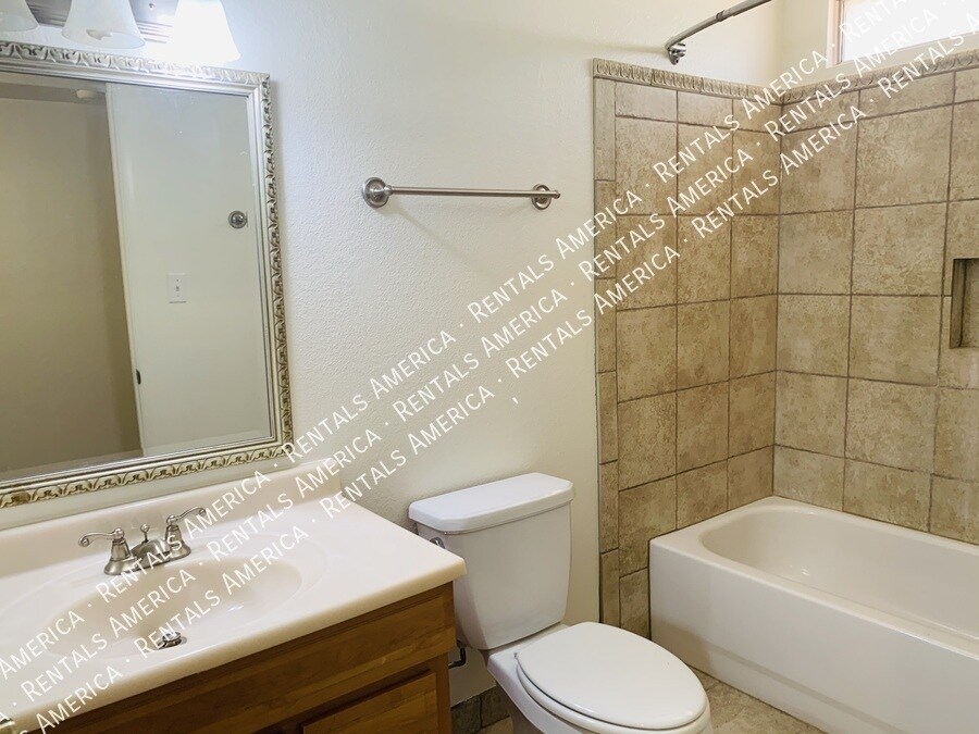 Building Photo - 2723 S Estrella Cir