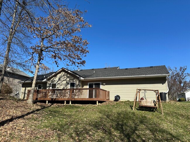 Building Photo - 4600 Wren Wood Dr