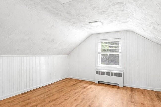 Building Photo - 33 Upland Way