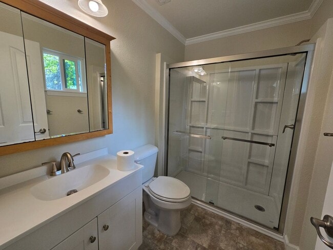 Building Photo - 3-bedroom, 2-bath home in Grass Valley