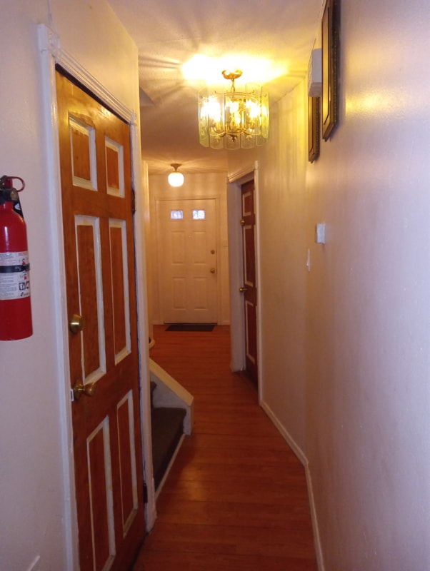 Building Photo - 29 Troy Ave