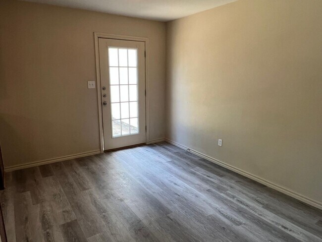 Building Photo - 929-931-931 Parkplace Ridge