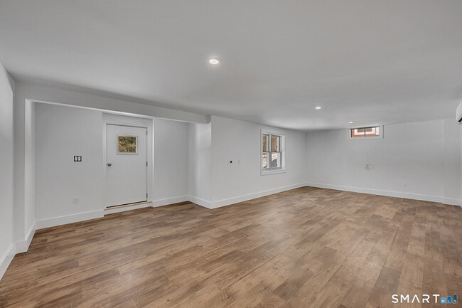 Building Photo - 220 Upper Grassy Hill Rd