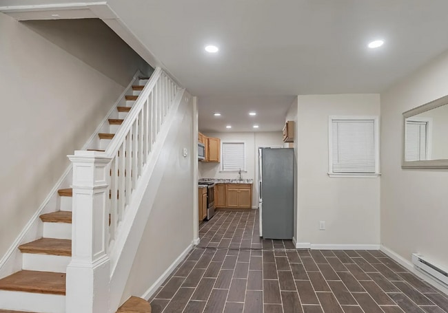 Building Photo - Renovated 3BR Row Home in Philadelphia