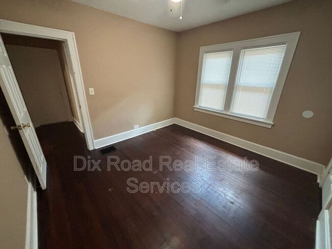 Building Photo - 1655 Howell Ave