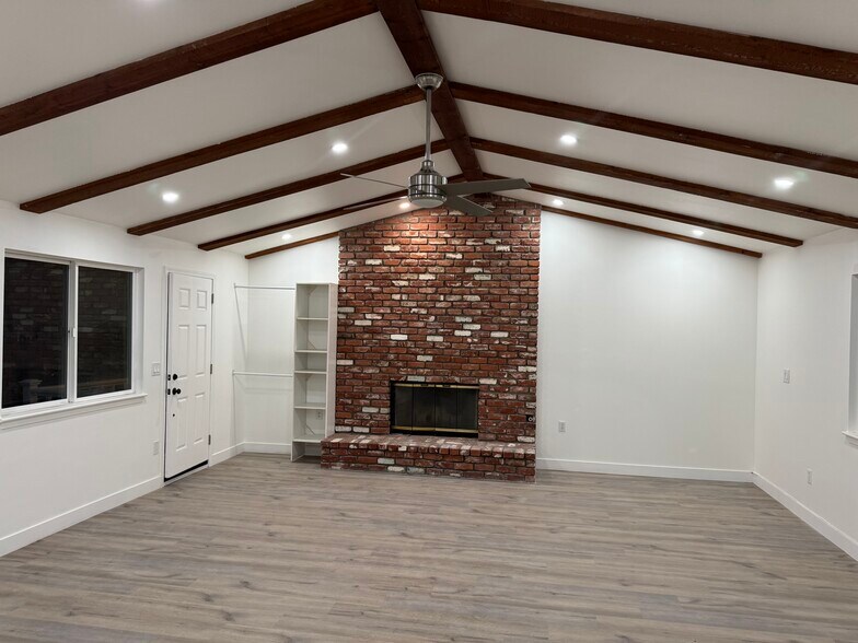Building Photo - 24710 Hacienda Ln