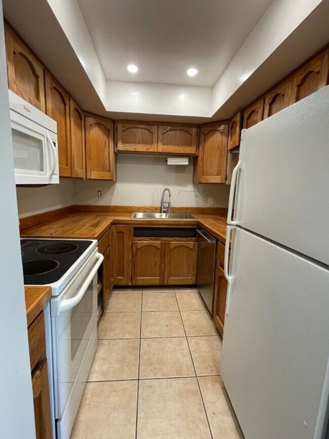 Building Photo - 5634 N 79th Way