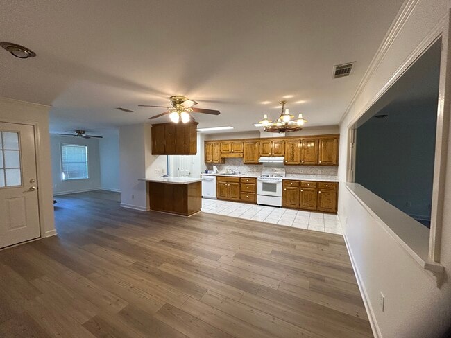 Building Photo - 101 Nemours Ct