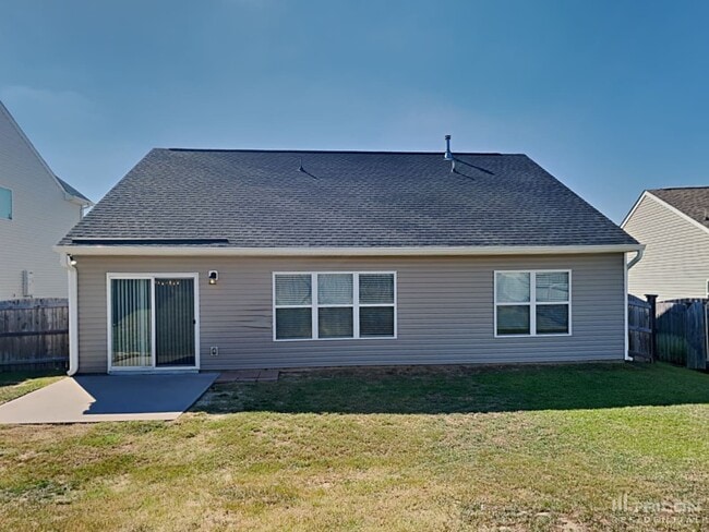 Building Photo - 415 Finch Ln