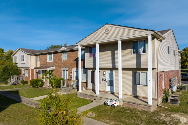 Building Photo - Vanderbilt Townhomes